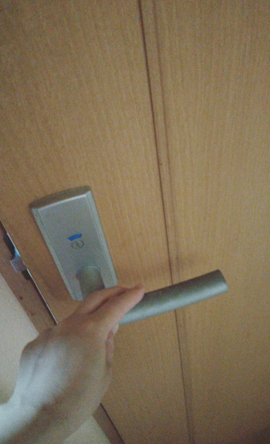 あぁや♪ on LIPS 「#1日ルーティーン前回の続きです❗️(眼鏡と髪のけをまとめるや..」(1枚目)