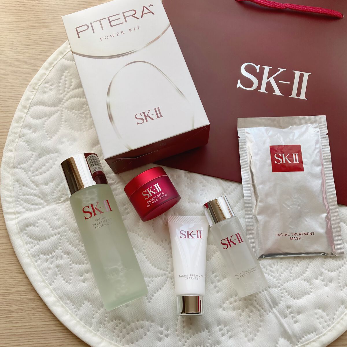 SK-II ニューライフ トライアル キット🪄︎︎✨

洗顔から美容乳液まで入った豪華なキット！
使ったあとは肌がほんともちもちで感動💗

フェイシャルトリートメント エッセンス 75ml
フェイシャル トリートメント クレンザー 20