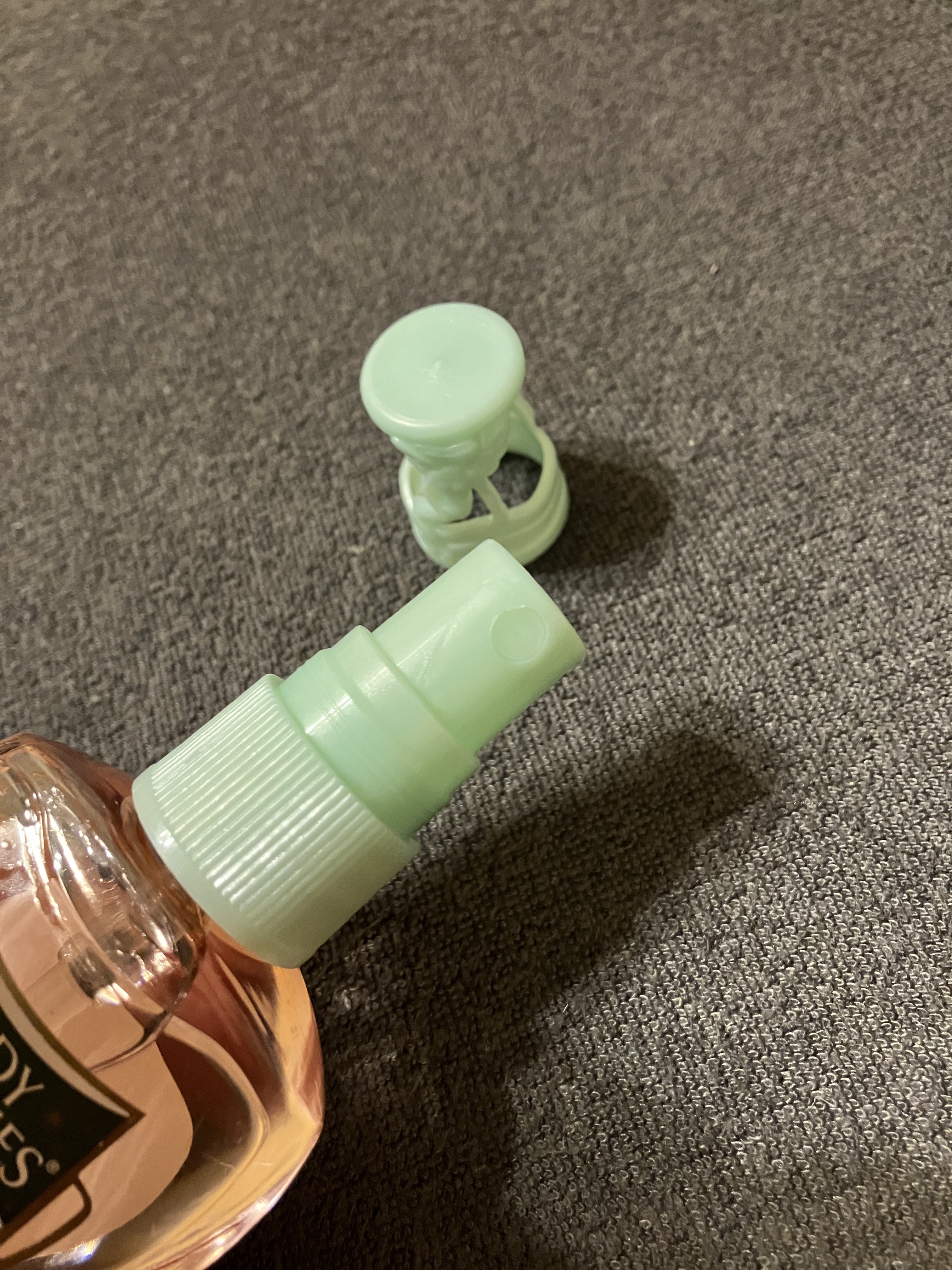 ボディファンタジー ボディファンタジー ボディスプレー ウェディングデイのクチコミ「ボディファンタジー　ボディスプレー ウェディングデイ

こちらセルレで200円程で購入したもの.....」（2枚目）