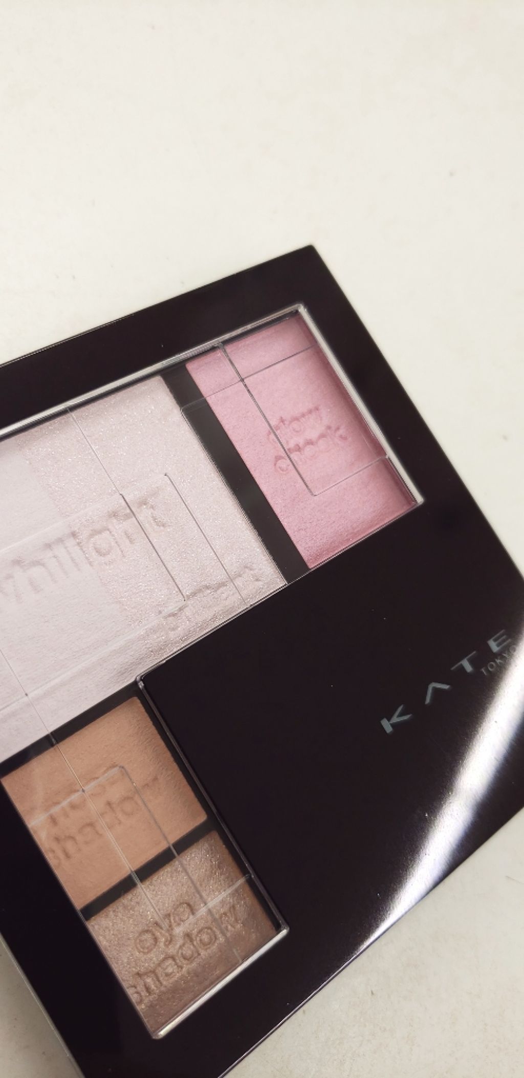 ホワイトシェイピングパレット/KATE/プレストパウダーを使ったクチコミ(2枚目)