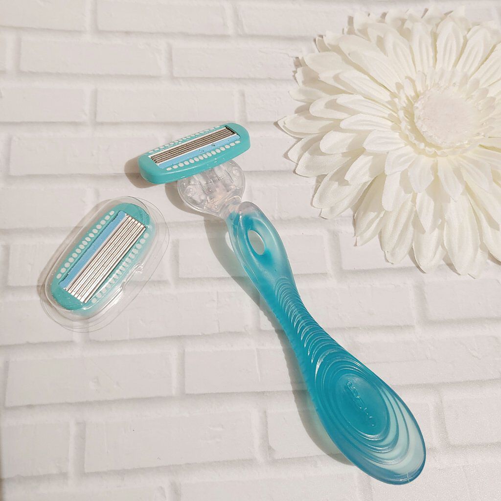 ハイドロシルク 敏感肌用 ホルダー （刃付き＋替刃１コ）/ハイドロシルク/シェーバーを使ったクチコミ（3枚目）