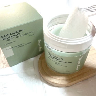 Veganifect クリーン&グロー青麦ファーストLHAトナーパッドのクチコミ「Veganifect🌱CLEAN AND GLOW GREEN BARLEY FIRST LH.....」（1枚目）