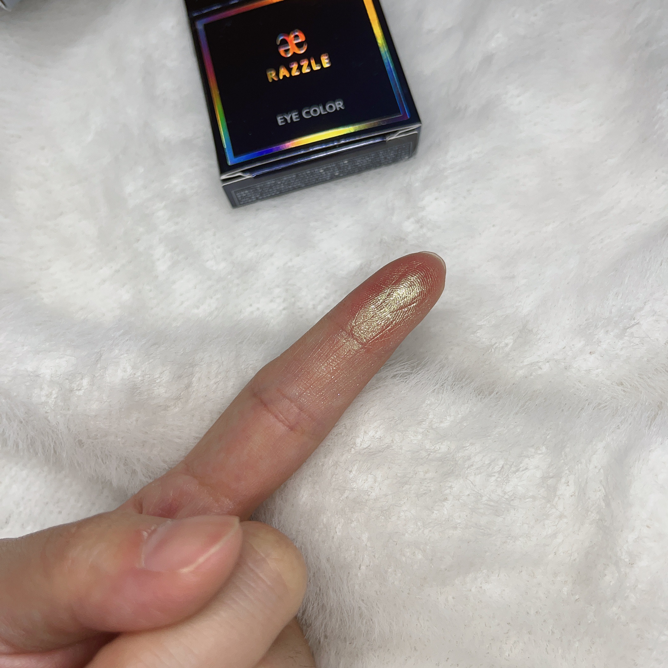 ラズル アイカラー 38 Give me up/エレガンス ラズル /単色アイシャドウを使ったクチコミ（2枚目）