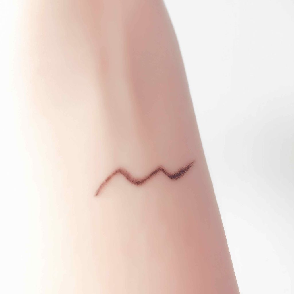 「密着アイライナー」クリームペンシル/デジャヴュ/ペンシルアイライナーを使ったクチコミ(3枚目)