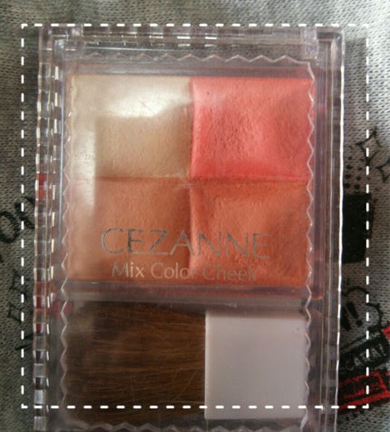 UVクリアフェイスパウダー/CEZANNE/プレストパウダーを使ったクチコミ(3枚目)