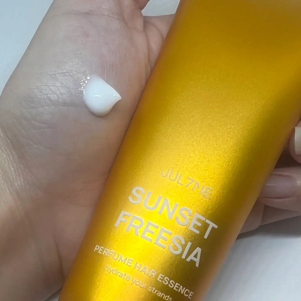 パフュームヘアエッセンス 01サンセットフリージア/JUL7ME/ヘアトリートメントを使ったクチコミ（2枚目）