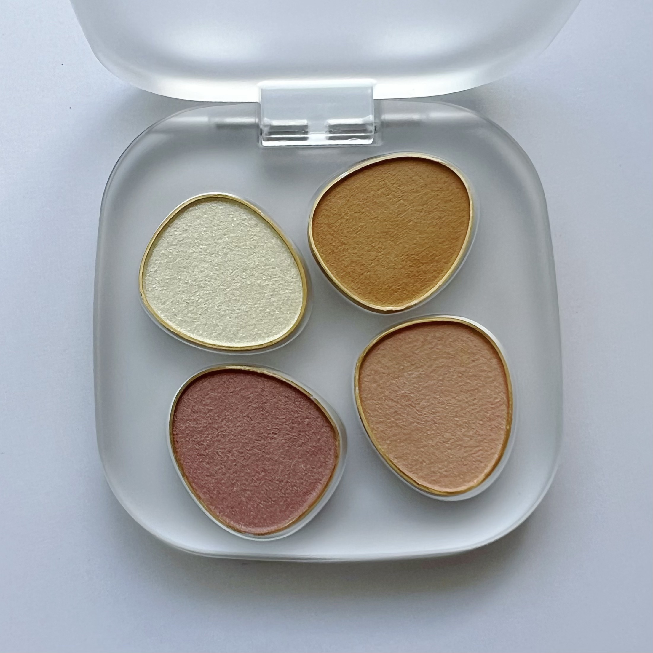 トーン ペタル フロート アイパレット/to/one/アイシャドウパレットを使ったクチコミ（2枚目）