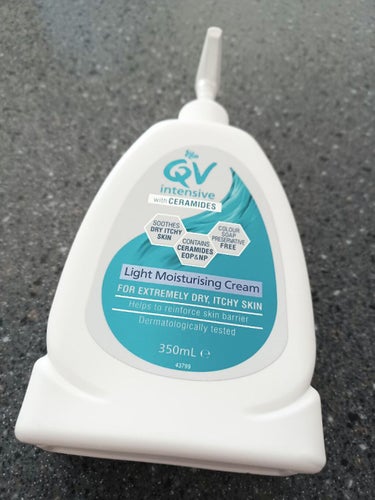 -- QV intensive with Ceramides Light Moisturising Cream --

皮膚科で処方してもらったものですが、マレーシアのPharmacy(ドラッグストア)