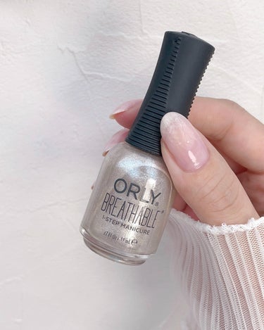 ORLY ブリーザブルのクチコミ「【透け感が可愛い】サマーシェルネイル 🐚
⁡
⁡
こんばんは♡
ブリーザブル7月の推しカラー
.....」（3枚目）