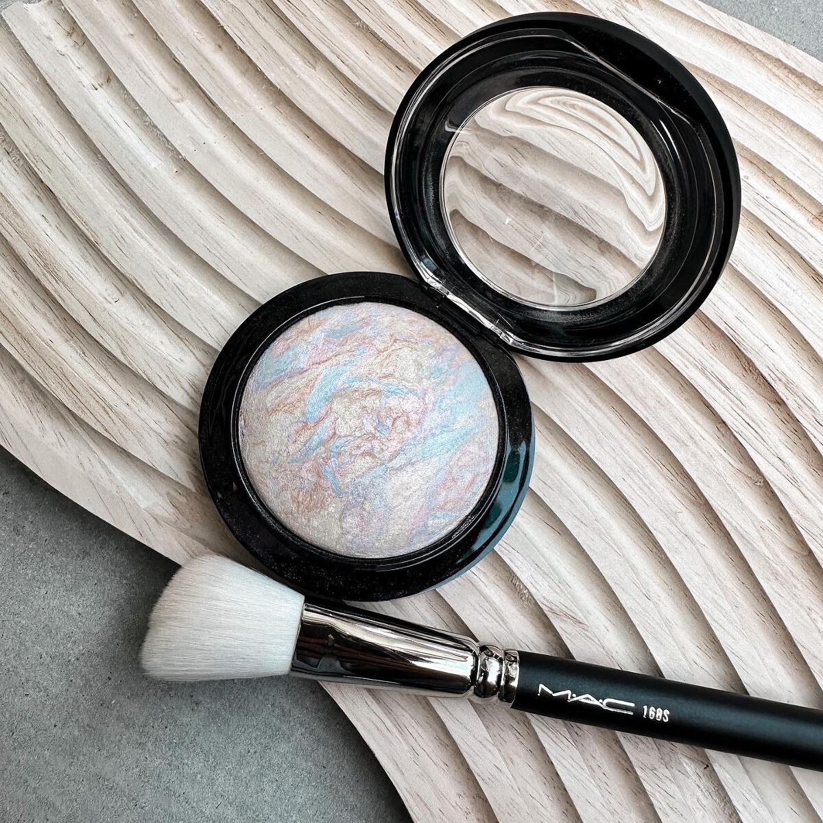 M·A·C ミネラライズ スキンフィニッシュ/M・A・C/パウダーハイライトを使ったクチコミ（1枚目）