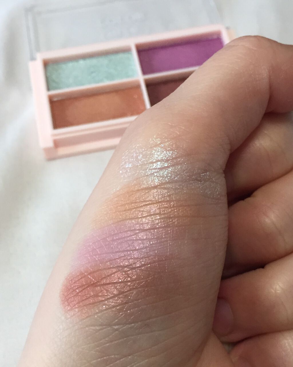 CHEER me COLOR アイシャドウ/セリア/アイシャドウパレットを使ったクチコミ(3枚目)