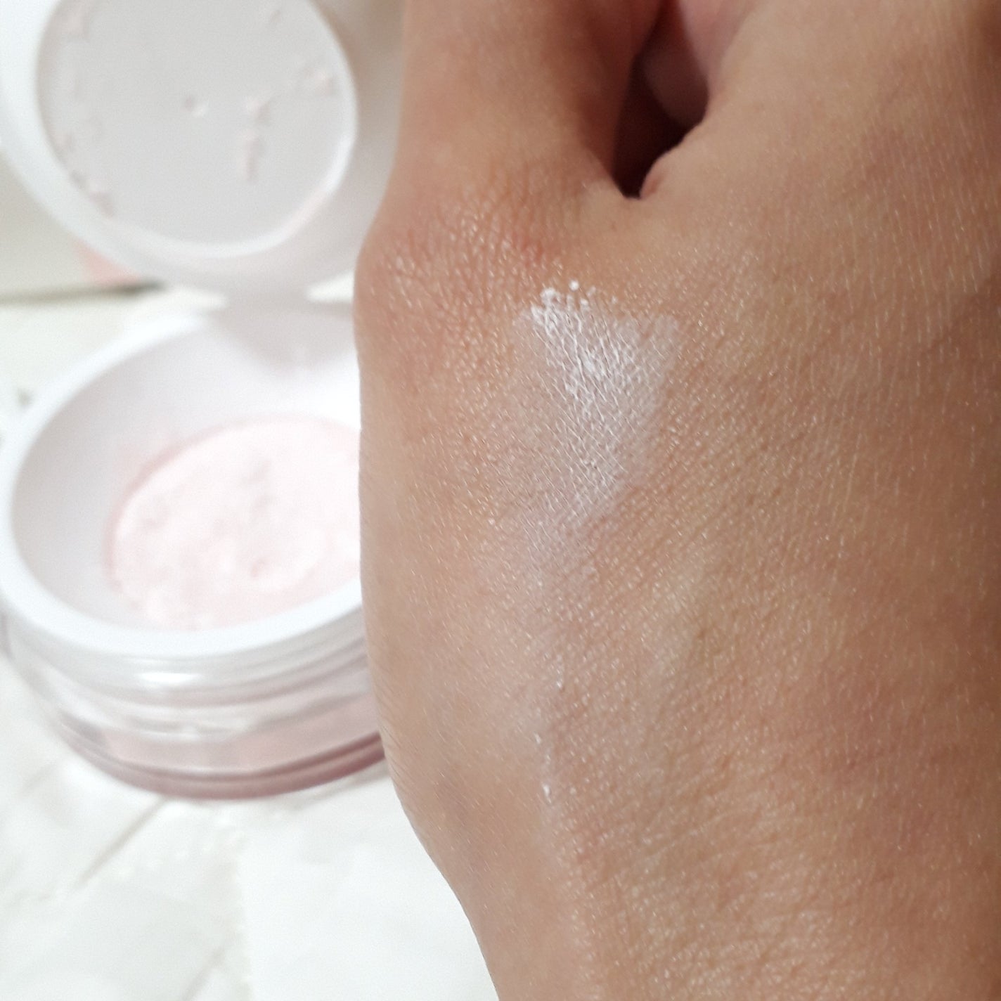 トランスルーセントセットフィニッシングパウダー/TFIT/ルースパウダーを使ったクチコミ(6枚目)