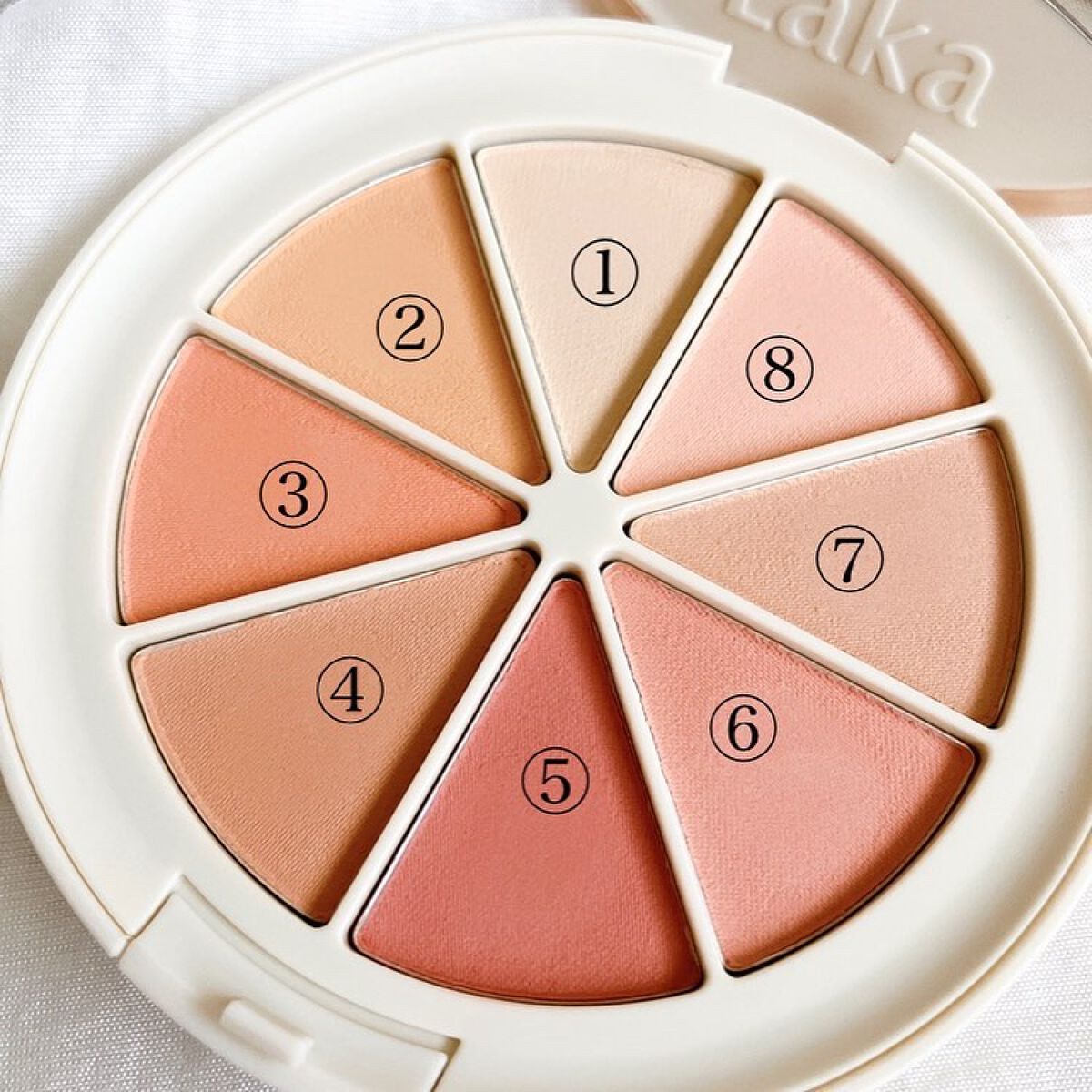 ミドルトーンアイシャドウコレクターパレット/Laka/アイシャドウパレットを使ったクチコミ(4枚目)