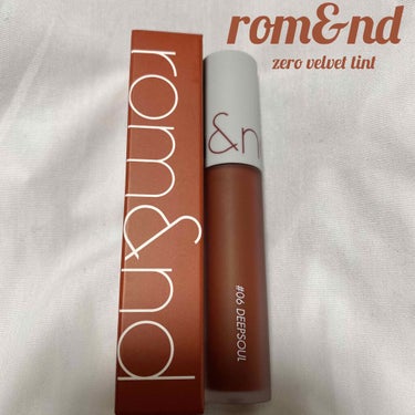 rom&nd
ゼロベルベットティント
 #06 DEEP SOUL
・
大人気の色ということで気になっていてついに買いました〜〜💄
深い赤欲しかったからとっても嬉しい〜❣️
しかもすごく良い色🥺大人気な