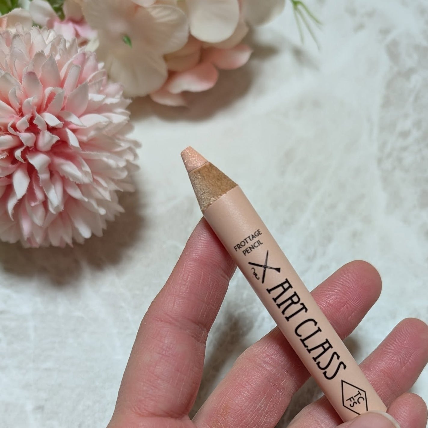 アートクラス フロッタージュペンシル/too cool for school/スティックアイシャドウを使ったクチコミ(4枚目)