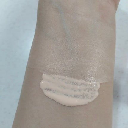 モイスチュアライジング ファンデーション プライマー/PAUL & JOE BEAUTE/化粧下地を使ったクチコミ(5枚目)