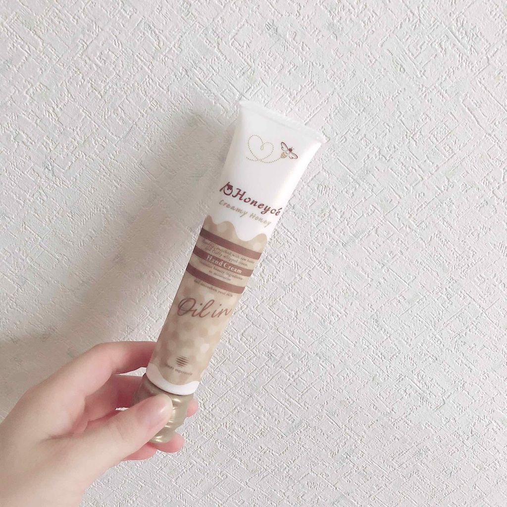 うるうるオイルイン ハンドクリーム/ハニーチェ/ハンドクリームを使ったクチコミ(1枚目)