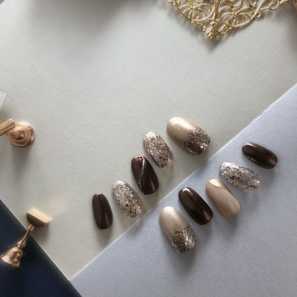 #グリッターネイル,#ブラウンネイル,#セルフネイルのネイルデザイン
