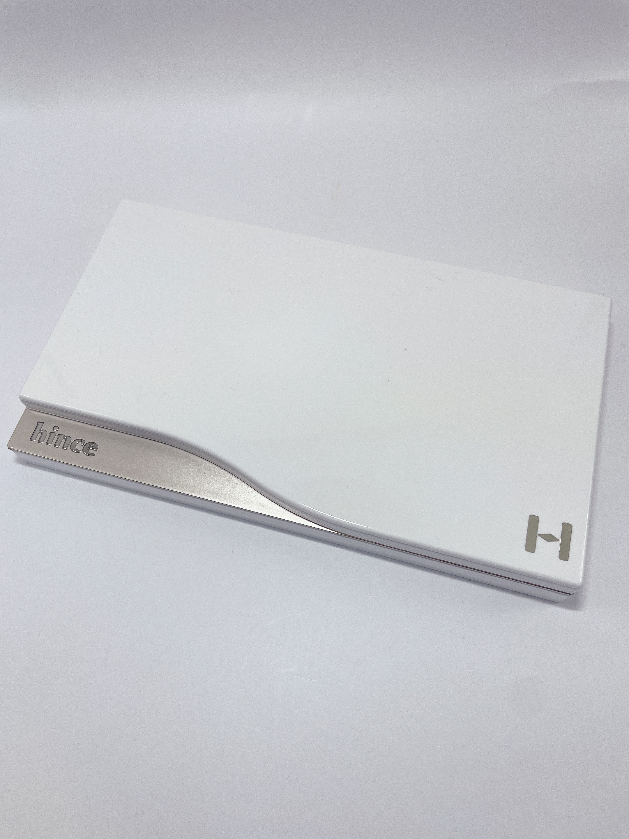 ニューデップスアイシャドウパレット 08 ビー・マジカル (ホリデー&日本限定)/hince/アイシャドウパレットを使ったクチコミ（2枚目）