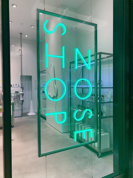 あんず on LIPS 「香水ガチャグランフロント大阪に入っているNOSESHOPにある..」(3枚目)