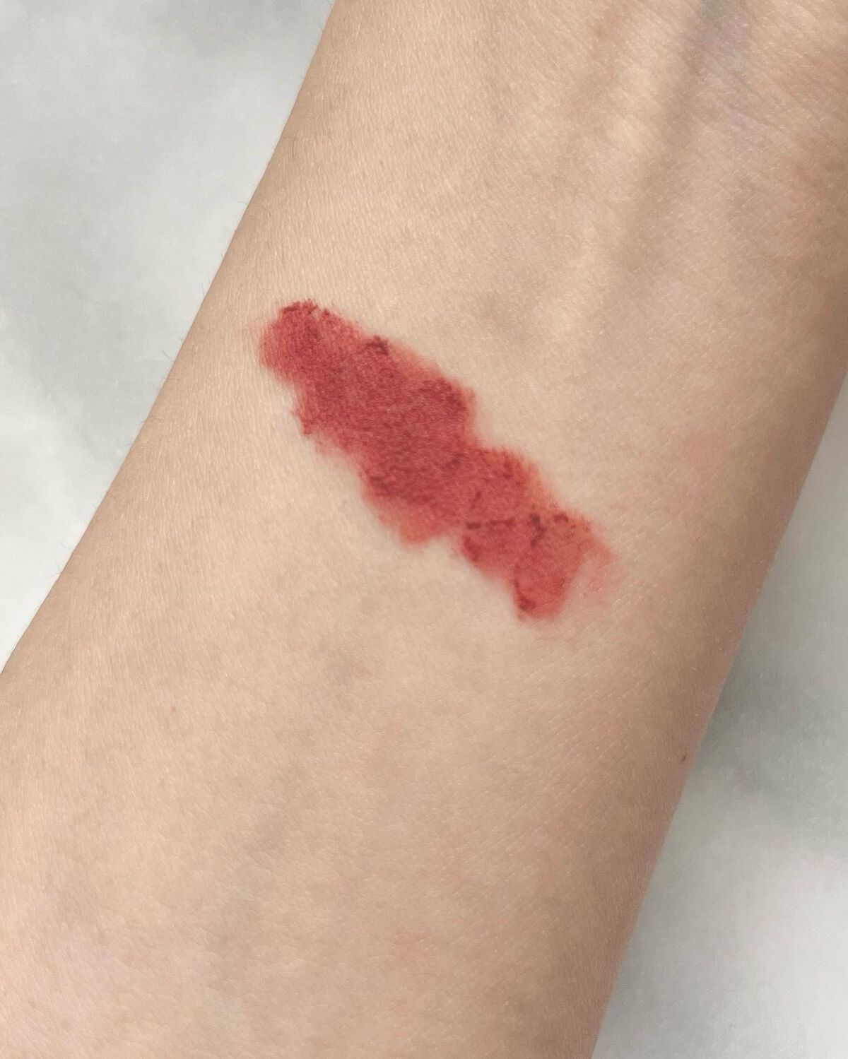 あゆみ on LIPS 「・
\話題の泥リップ💄/
・
@colorkey_jp_off..」(5枚目)