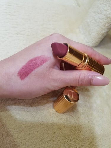 Charlotte Tilbury セフォラリップセット内　シャーロットティルバリーBOND GIRL（フルサイズ）のクチコミ「セフォラセット内に入っていた💄（よなよなメイクの時のです）
シャーロットティルバリーのBOND.....」（2枚目）