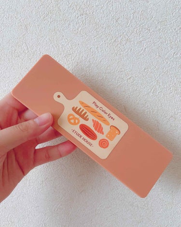 ETUDE HOUSE プレイカラーアイシャドウ
ベイクハウス🥖🍞🥐です！

このアイシャドウはずっと欲しくて私はドンキーで
購入しました！
全体的にオレンジブラウンといった色味です꒡̈⃝
とても可愛い