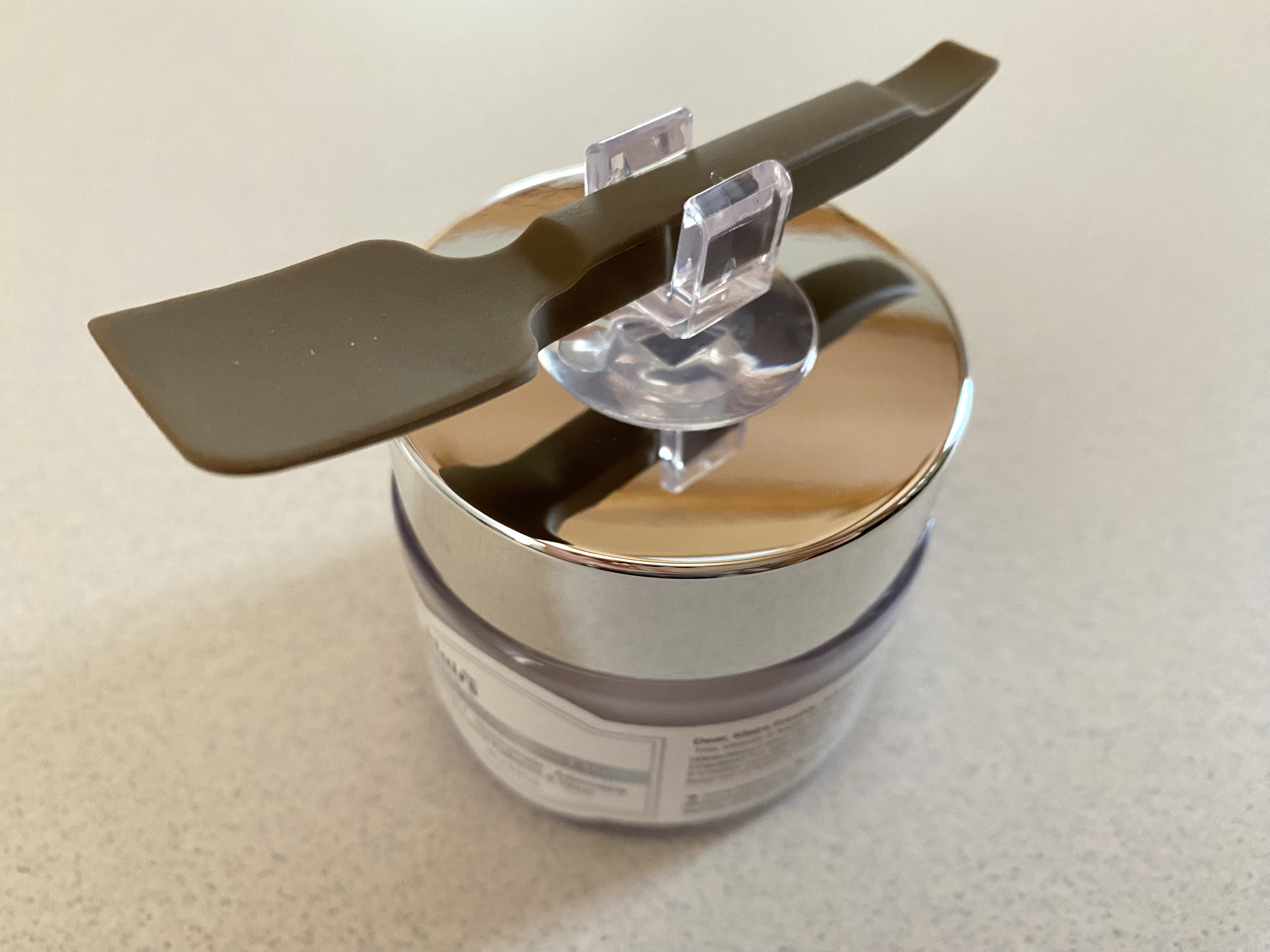 シリコーン スプーン&スパチュラ 吸盤ホルダー付き/DAISO/その他化粧小物を使ったクチコミ（3枚目）