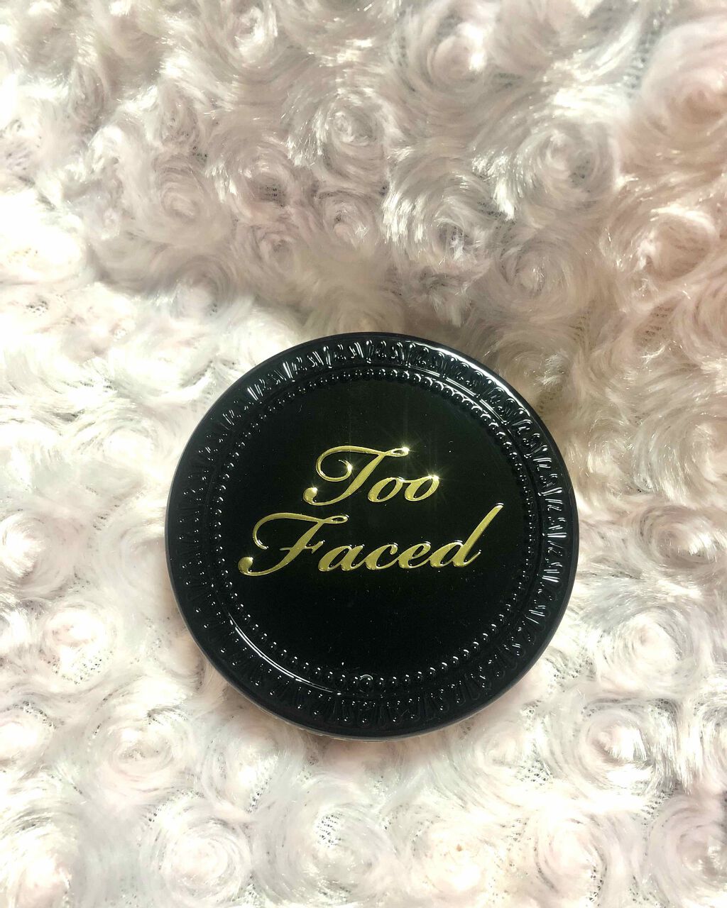 ボーン ディス ウェイ マルチユース コンプレクション パウダー スノー/Too Faced/パウダーファンデーションを使ったクチコミ（1枚目）