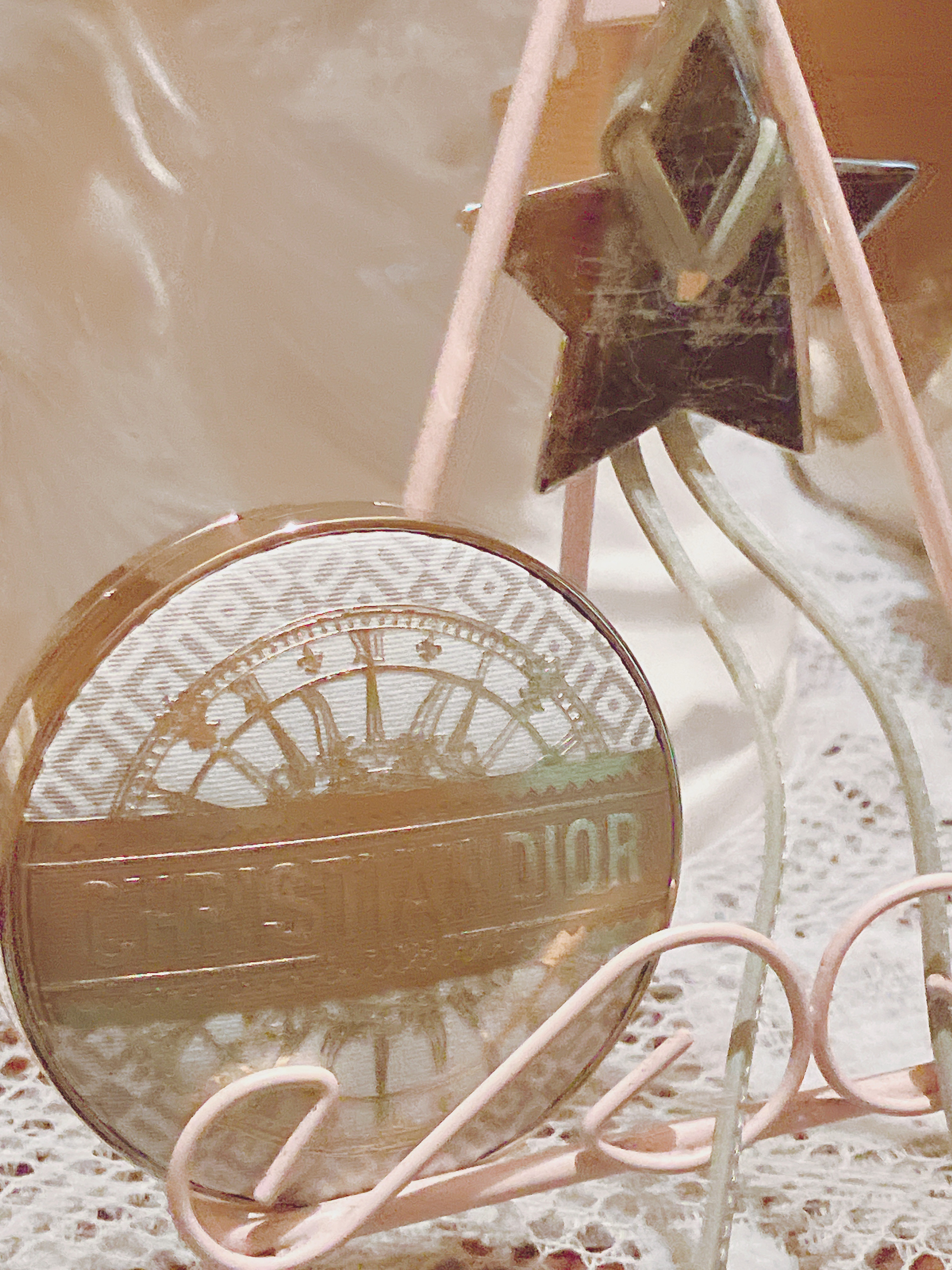 ディオールスキン フォーエヴァー クチュール ルミナイザー（クリスマス コレクション 2024 限定品）/Dior/プレストパウダーを使ったクチコミ（3枚目）