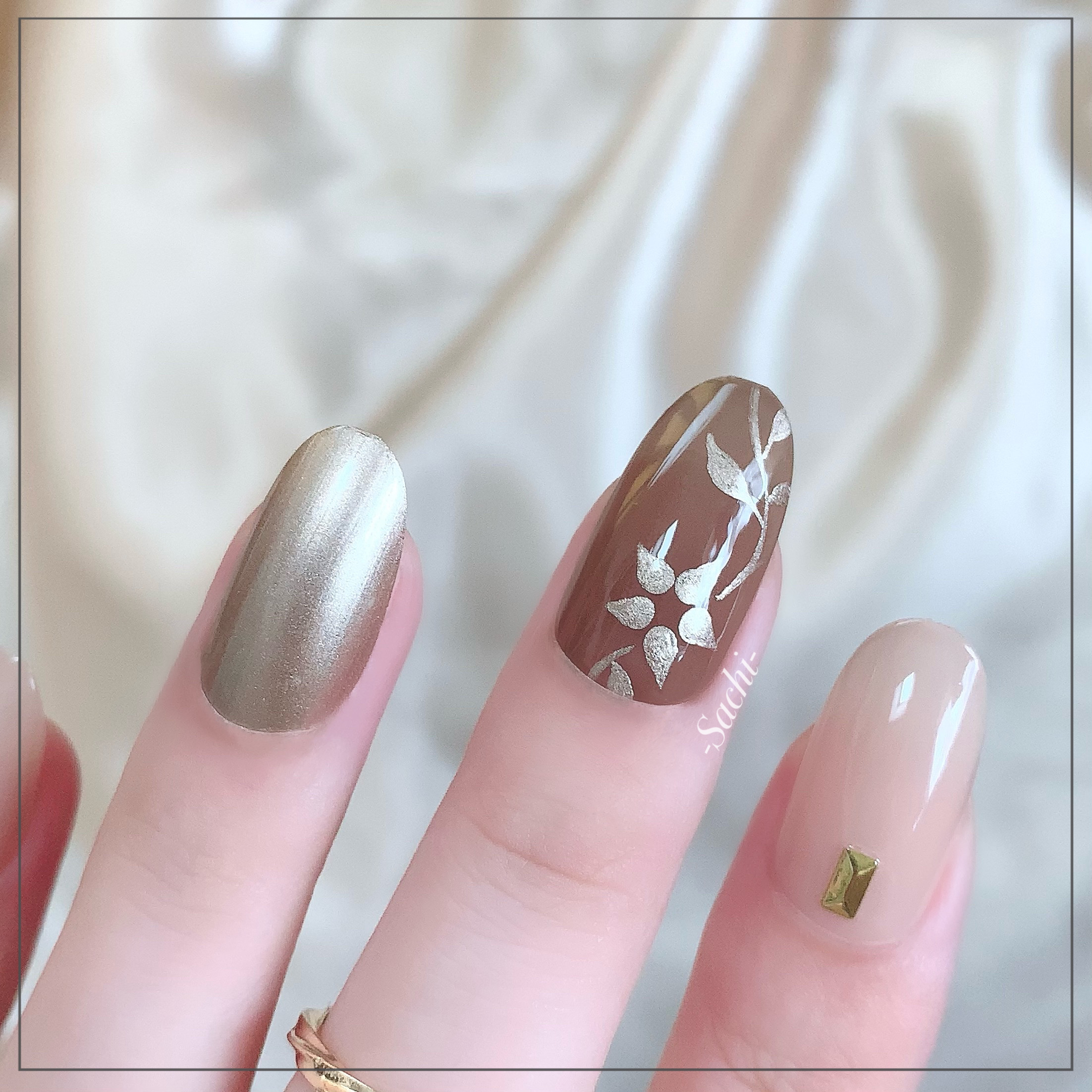 ネイルホリック Future Metal GD046/ネイルホリック/マニキュアを使ったクチコミ（1枚目）