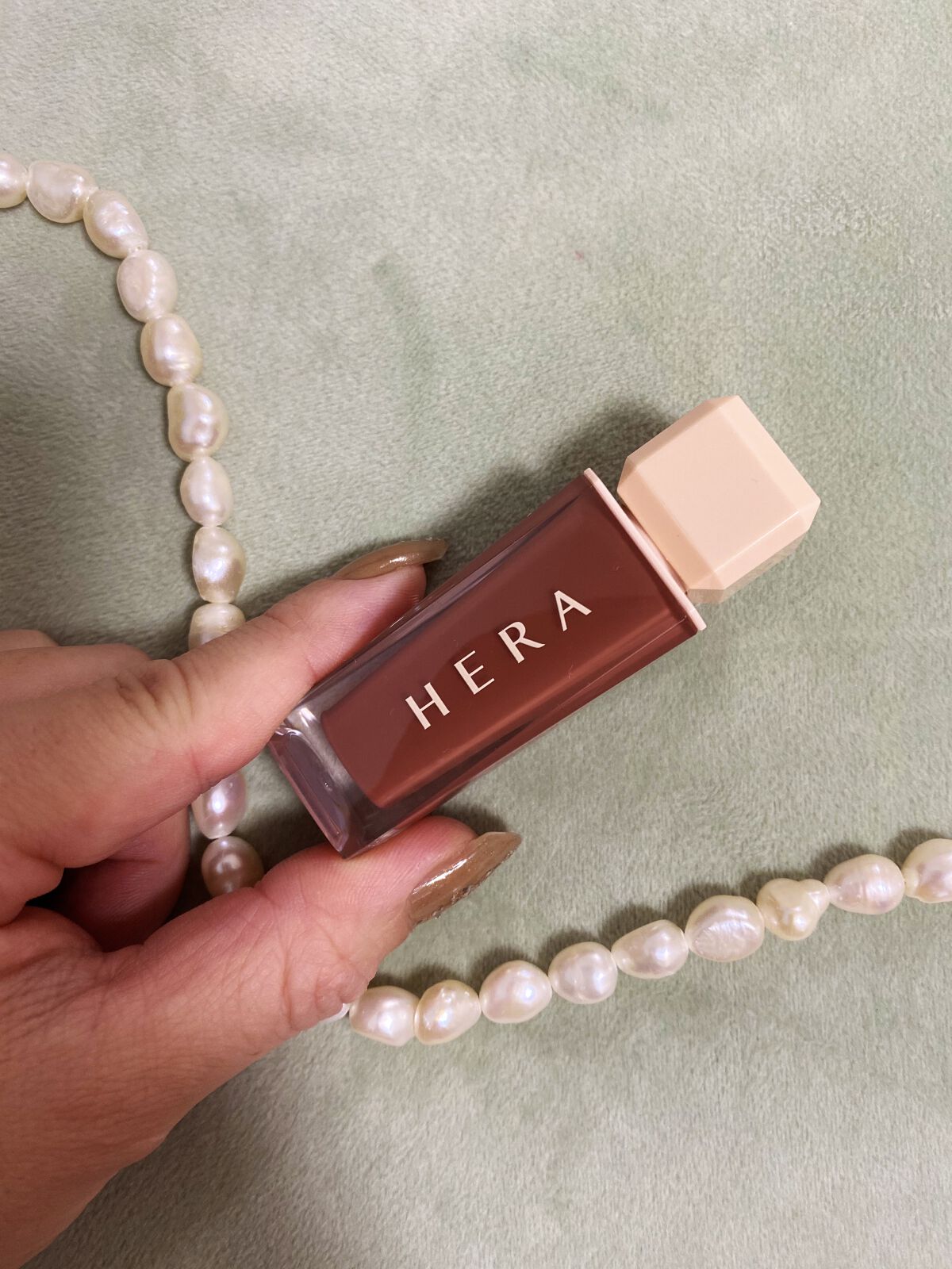 センシュアルスパイシーヌードグロス/HERA/リップグロスを使ったクチコミ（2枚目）