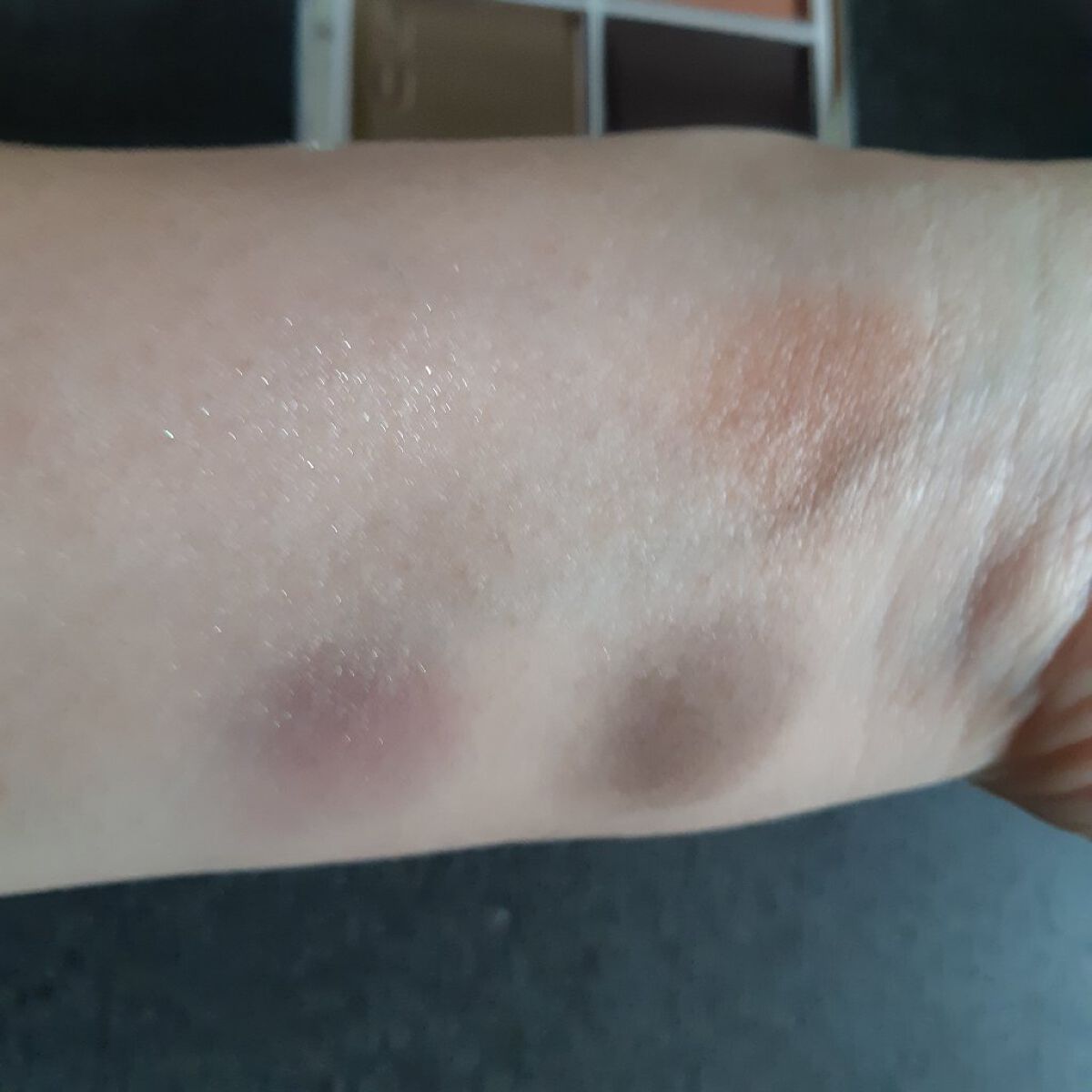 シグニチャー カラー アイズ/SUQQU/アイシャドウパレットを使ったクチコミ(2枚目)