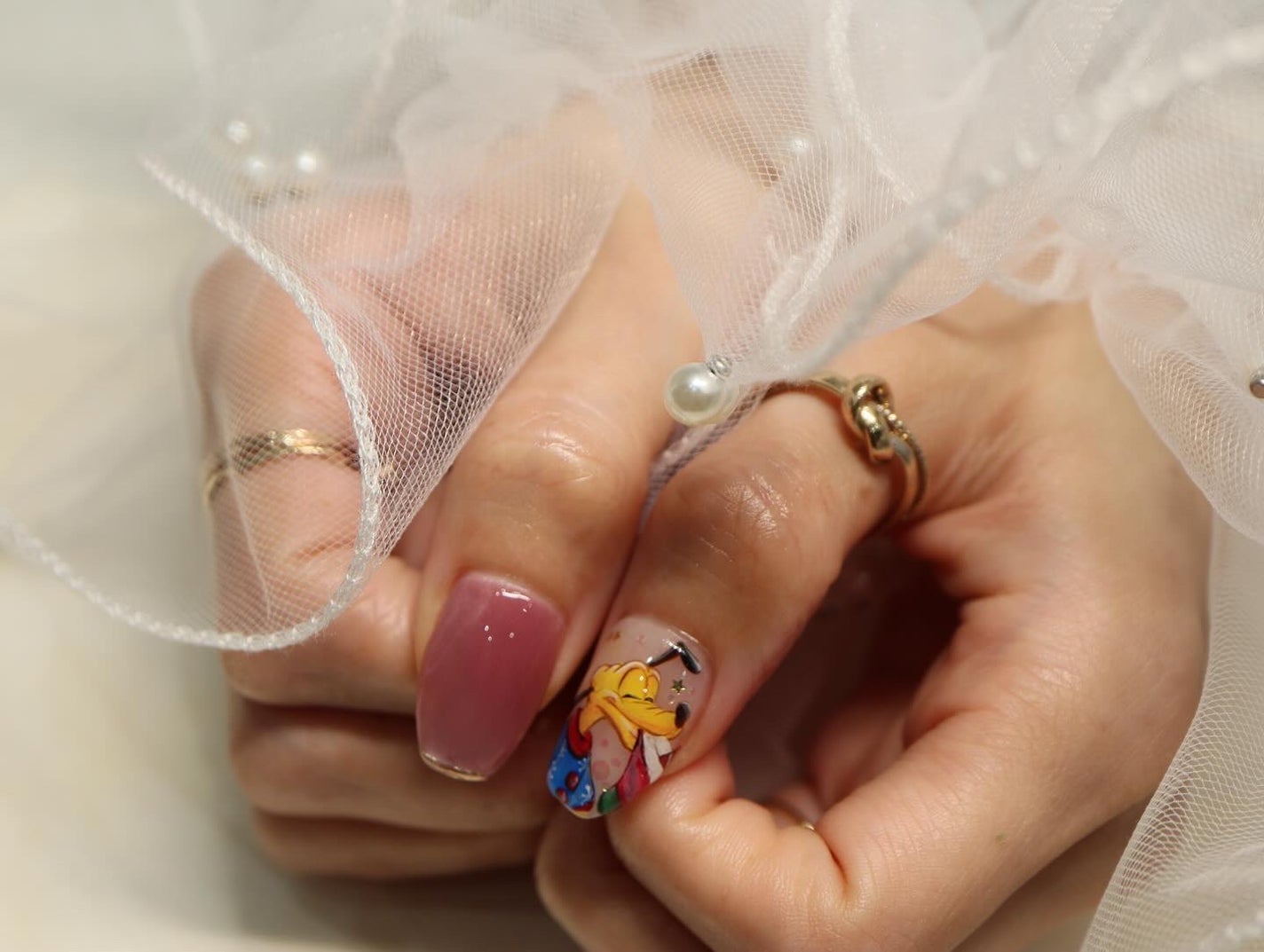 shino on LIPS 「プルートネイル☺︎クリスマスの靴下を咥えてる絵でした^^可愛か..」(2枚目)