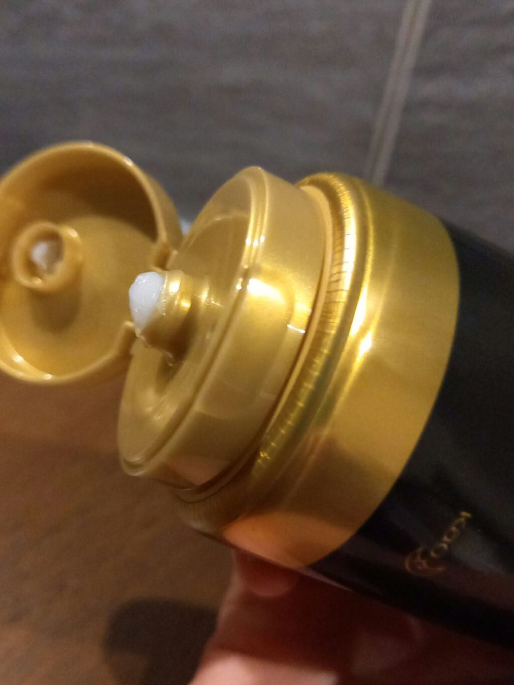 THE BEAUTY 髪のキメ美容プレミアムトリートメント<モイストリペアプレミアム>/エッセンシャル/洗い流すヘアトリートメントを使ったクチコミ(2枚目)