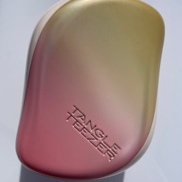 TANGLE TEEZER コンパクトスタイラーのクチコミ「美髪力、めざめる。ブラッシングだけでサラサラ💕




• ───── ✾ ───── •

.....」（2枚目）