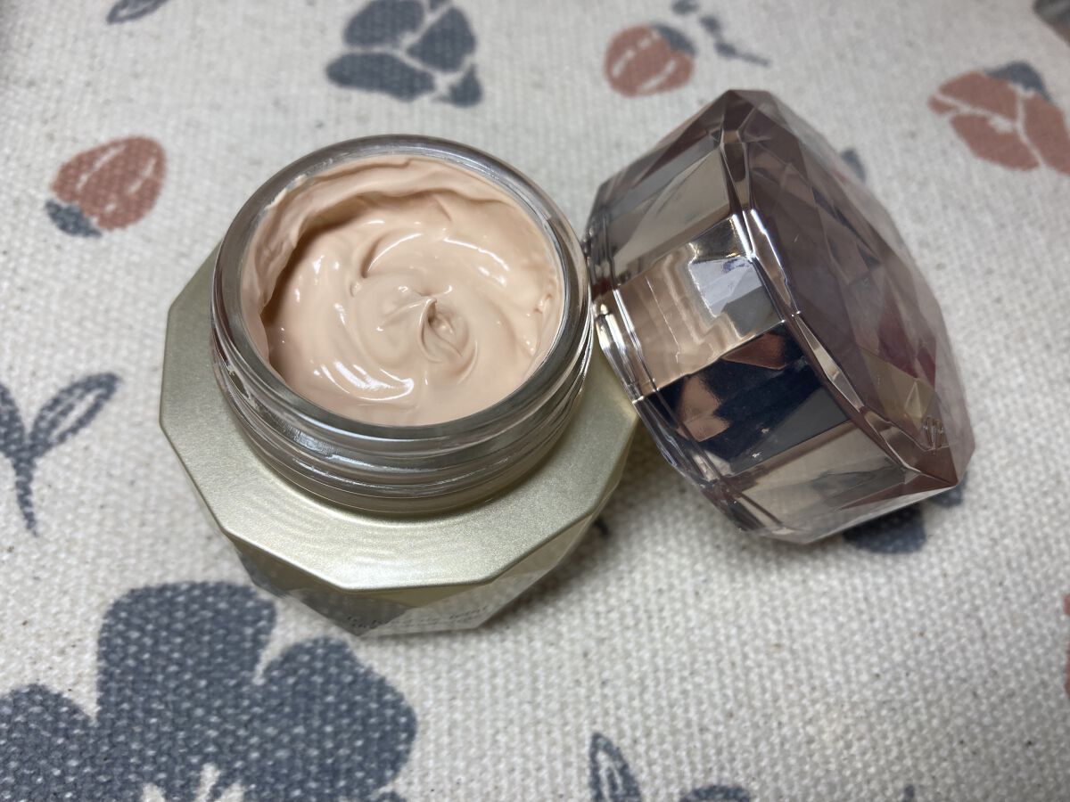 ル・フォンドゥタンｎ/クレ・ド・ポー ボーテ/クリーム・エマルジョンファンデーションを使ったクチコミ（2枚目）