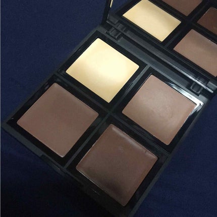 ともこ。2 on LIPS 「elfクリームコントゥアパレットです。クリームで指でもスポンジ..」(1枚目)