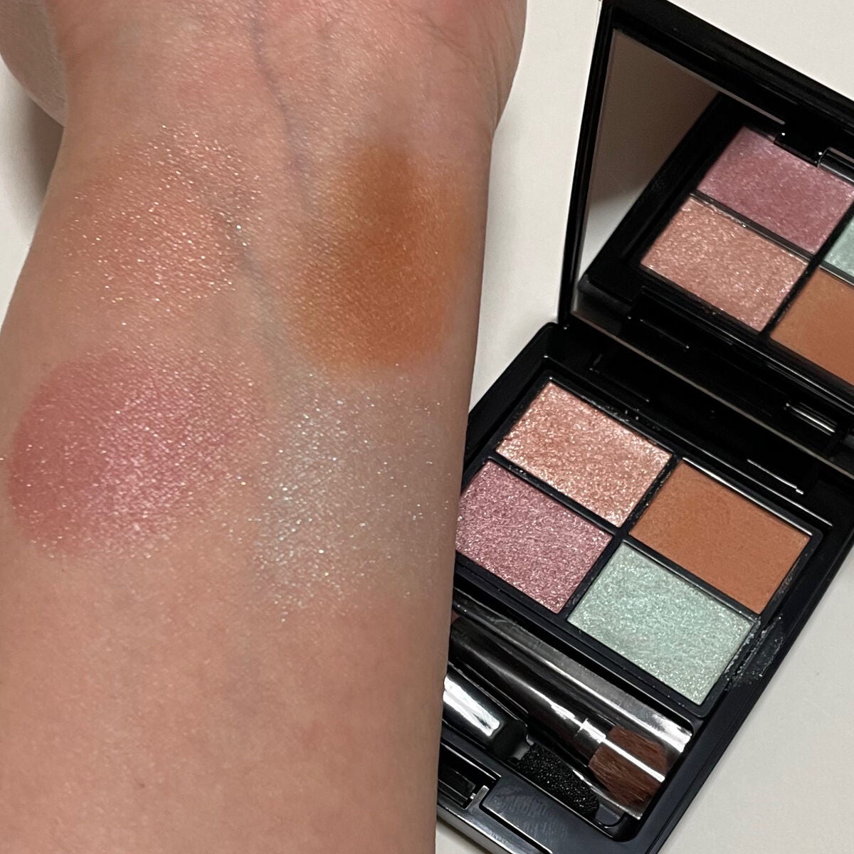 ミネラルクラッシィシャドー/エトヴォス/アイシャドウパレットを使ったクチコミ(2枚目)