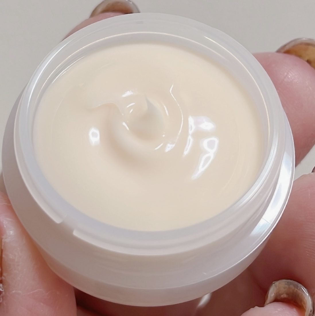 リップゾーンセラム/DEW/リップマスクを使ったクチコミ（3枚目）