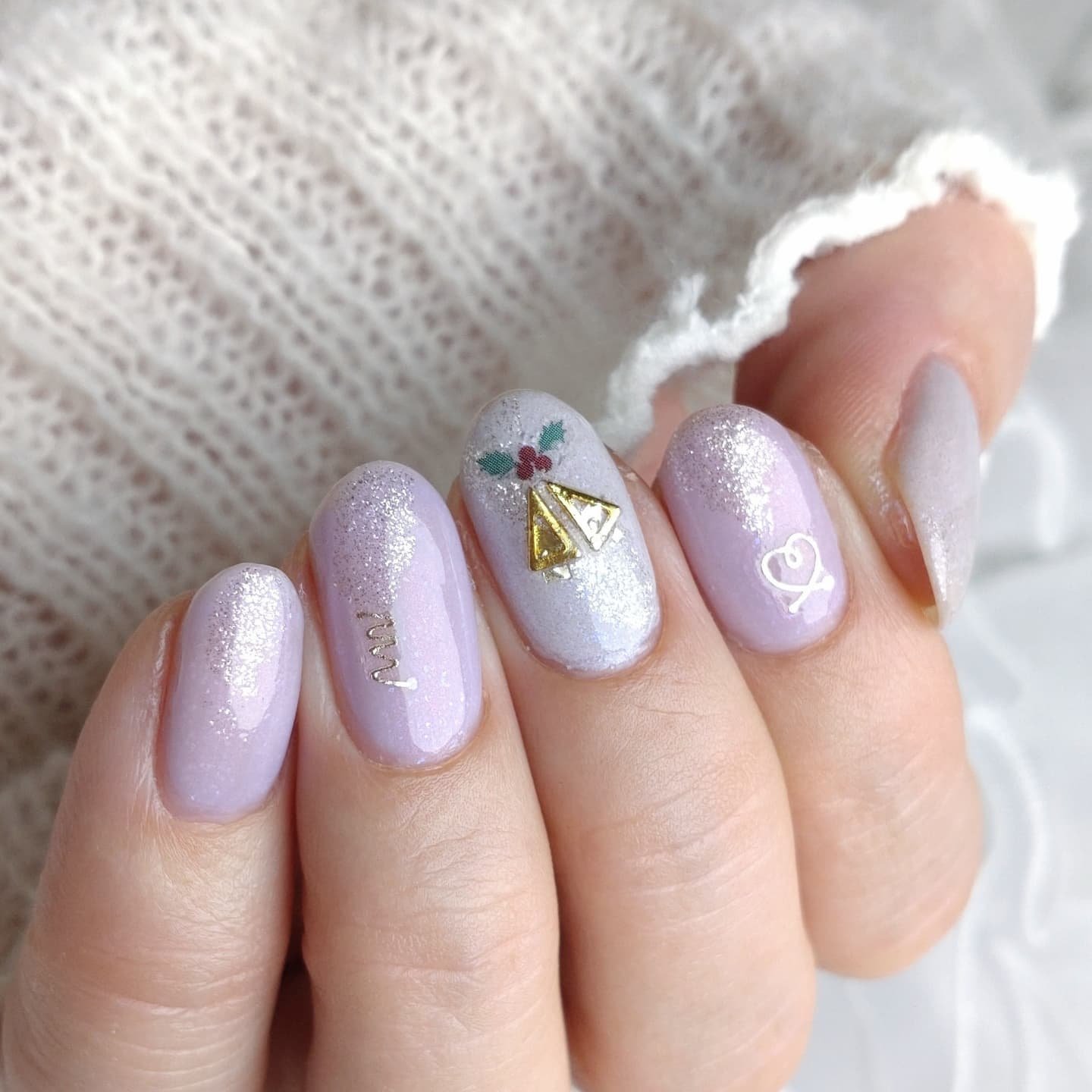 #薄紫のクリスマスネイル,#紫ネイル,#パープルネイル,#冬ネイルのネイルデザイン