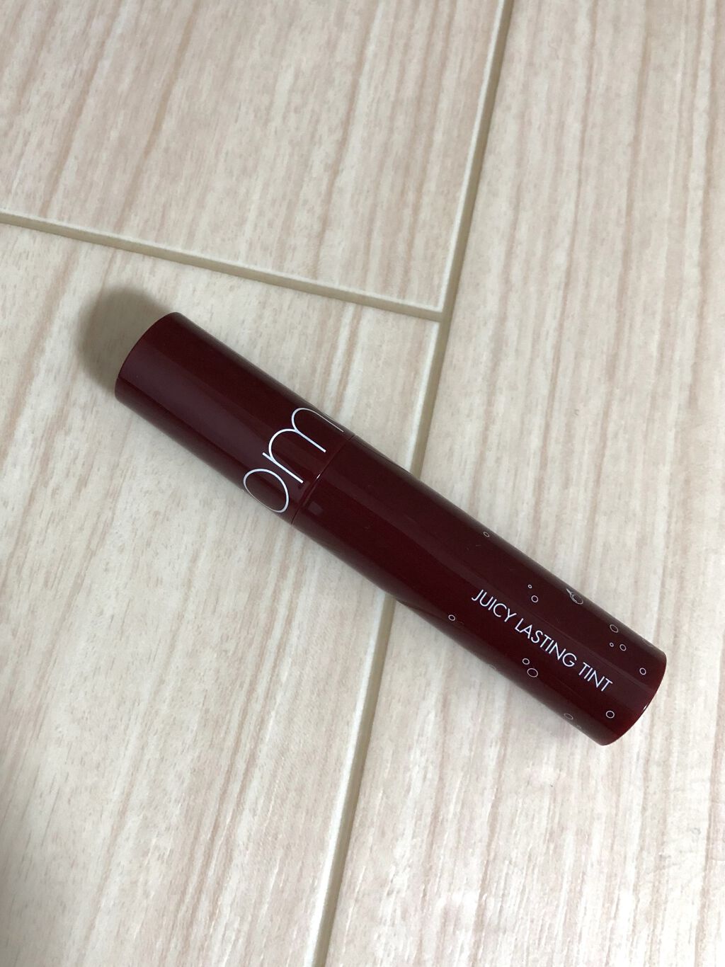 ジューシーラスティングティント/rom&nd/リップティントを使ったクチコミ（2枚目）