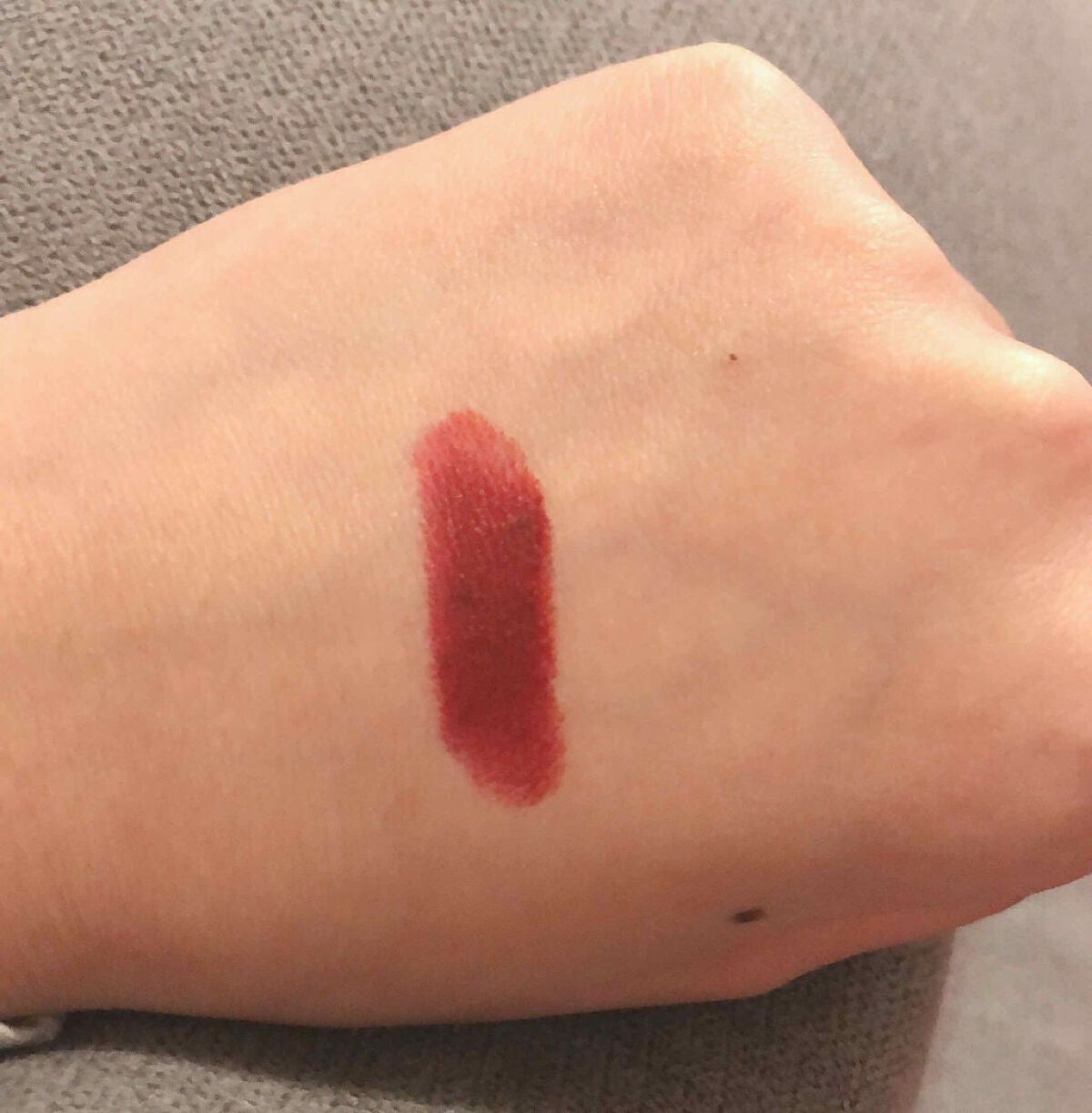 リップスティック スタディッド キス