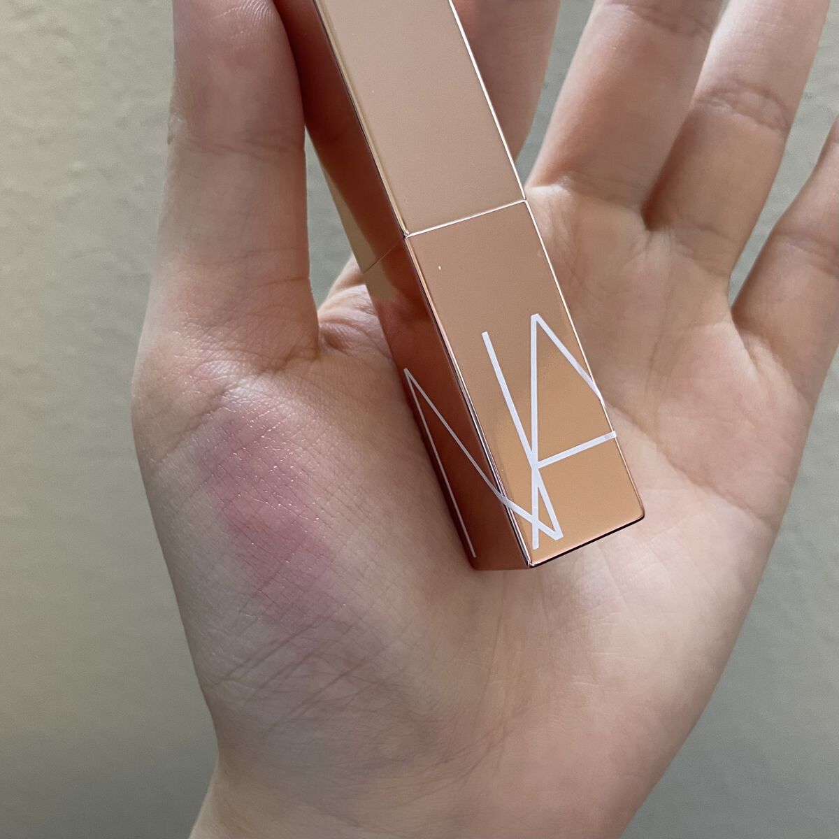 アフターグロー リップバーム 3420/NARS/リップバームを使ったクチコミ（2枚目）