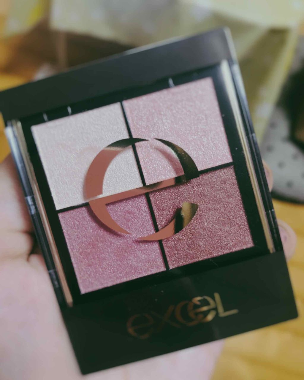 リアルクローズシャドウ/excel/アイシャドウパレットを使ったクチコミ（1枚目）