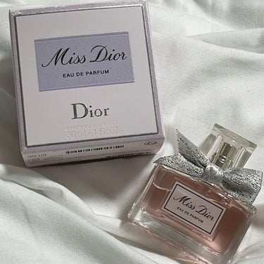 Dior ミス ディオール オードゥ パルファンのクチコミ「Dior ミスディオール オードゥ パルファン

とても甘く女の子らしい香りです୨୧

私は甘.....」（2枚目）