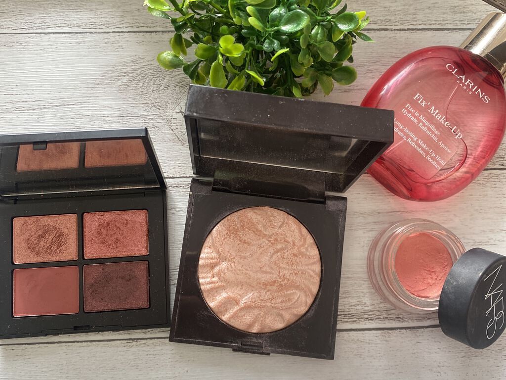 フェイスイルミネーター/ローラ メルシエ/パウダーハイライトを使ったクチコミ（1枚目）