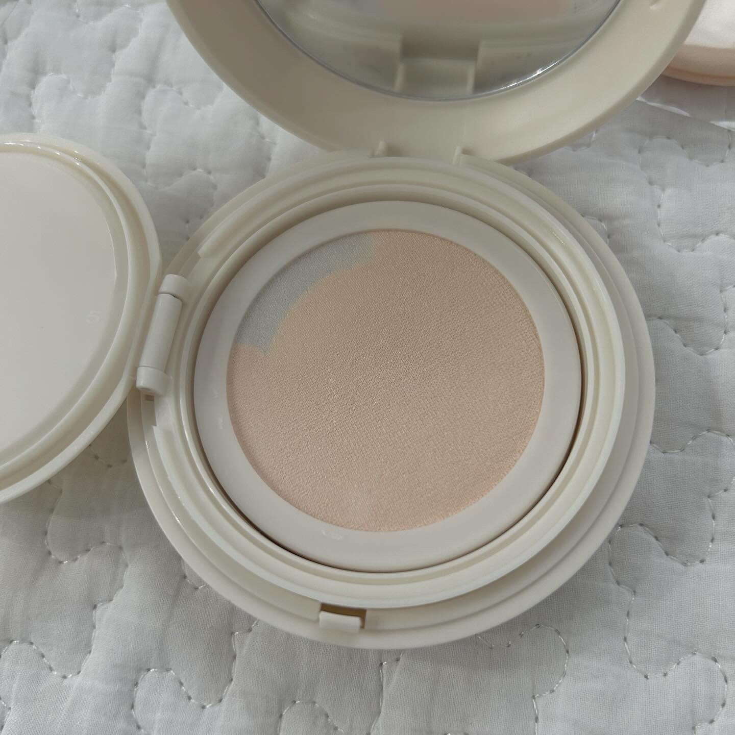 3番 ノーファンデ陶器肌トーンアップクッション/numbuzin/クッションファンデーションを使ったクチコミ（2枚目）