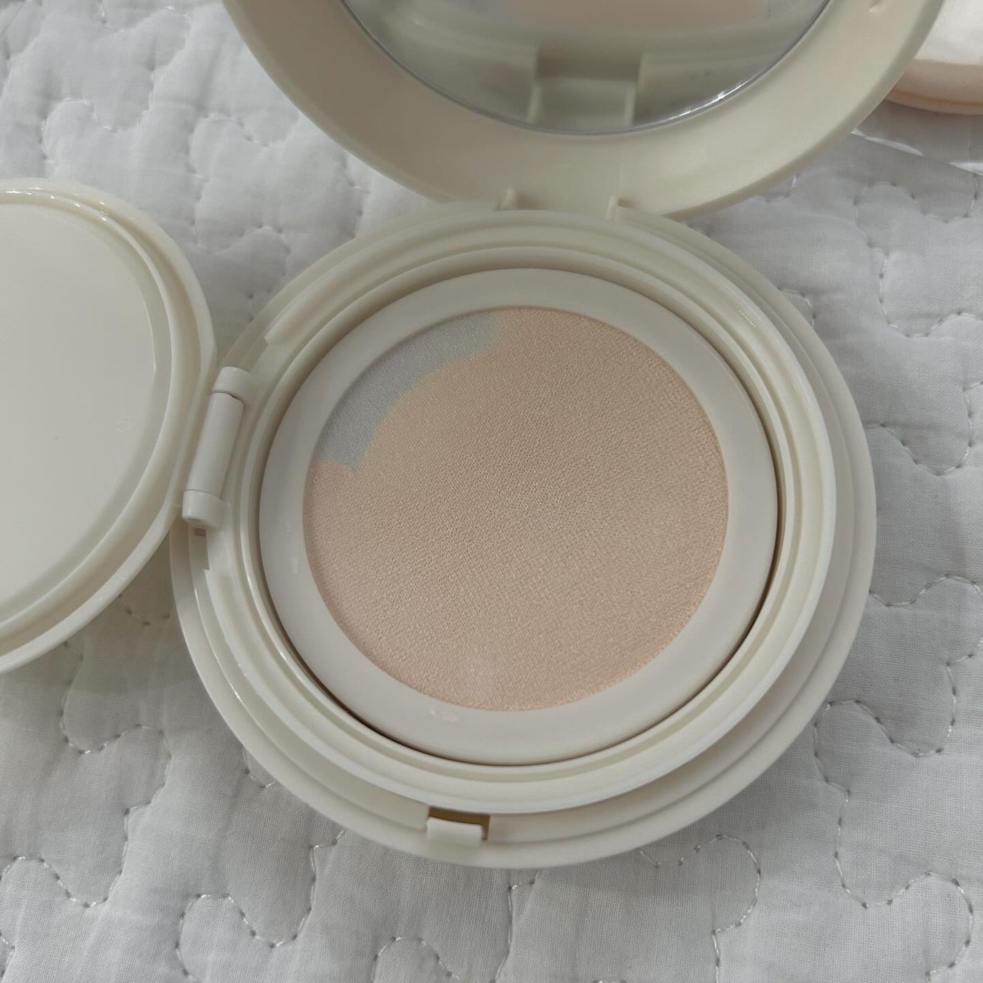 3番 ノーファンデ陶器肌トーンアップクッション/numbuzin/クッションファンデーションを使ったクチコミ(2枚目)