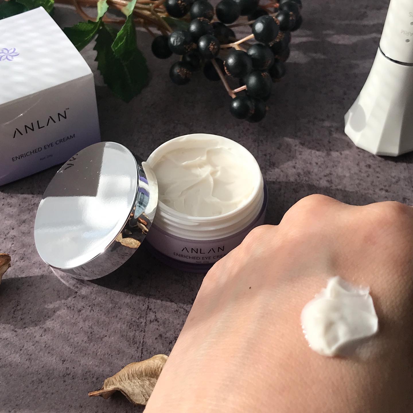 エンリッチドアイクリーム/ANLAN/フェイスクリームを使ったクチコミ（3枚目）